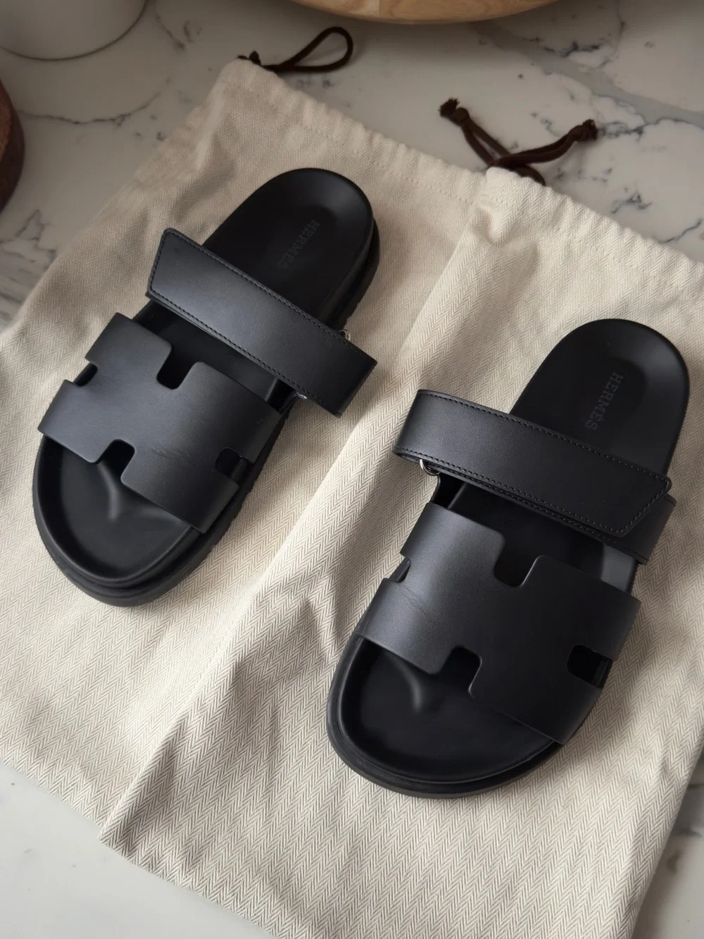HERMÈS Chypre H Logo Slides